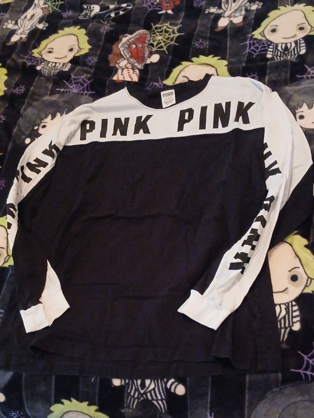 PINK Victoria's Secret Black and White Long Sleeve Logo Tee